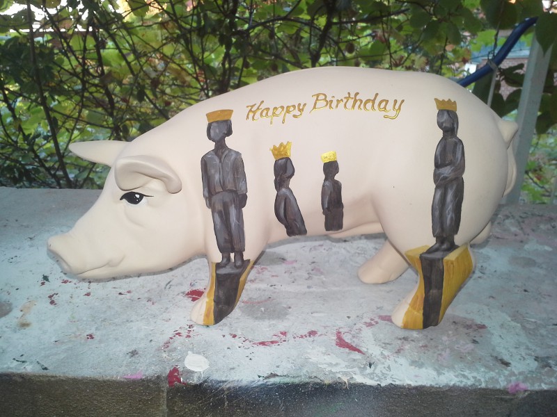 Sparschwein mit Königen